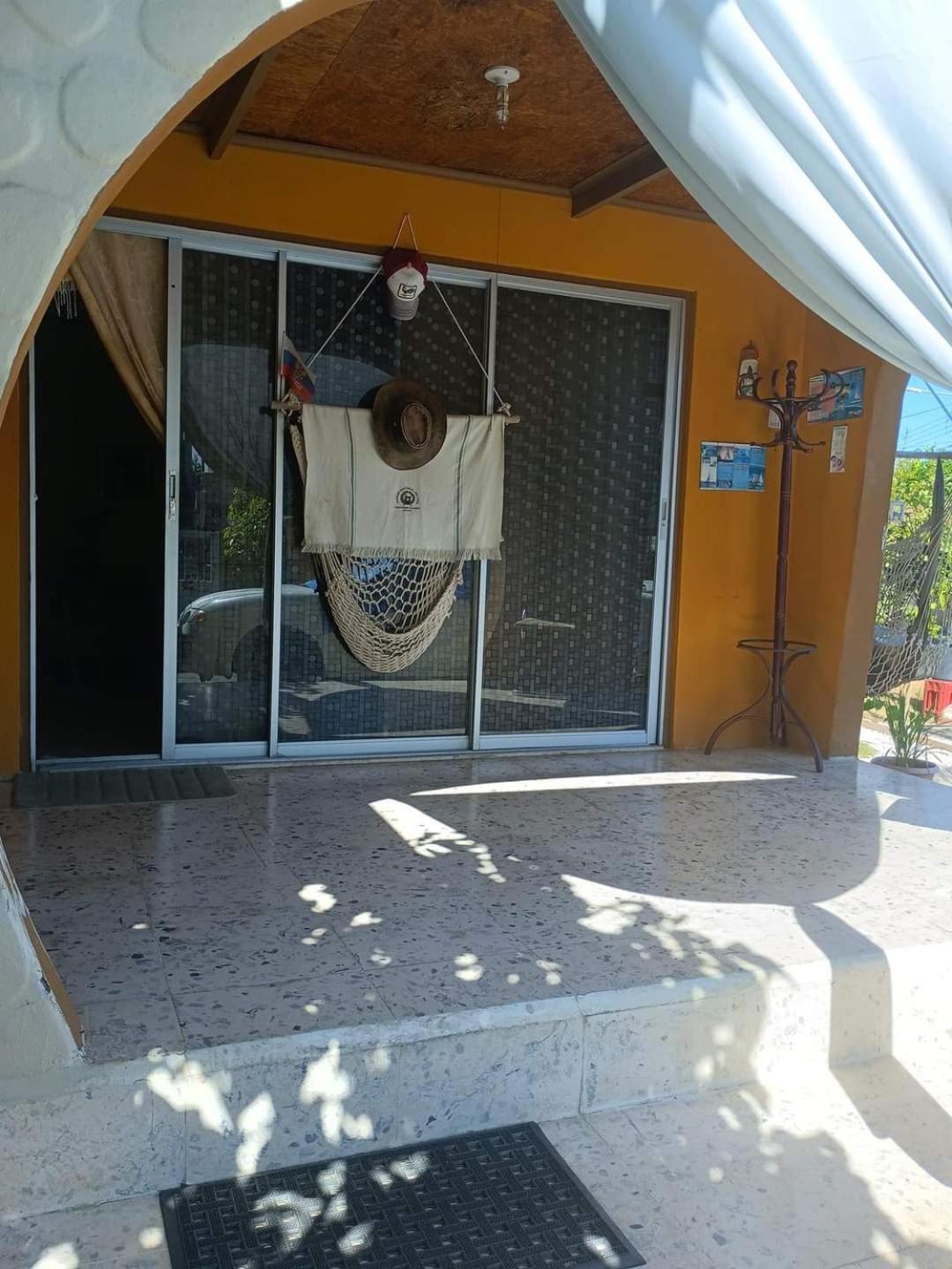 Aruba Backpackers Apartamento Oranjestad Exterior foto